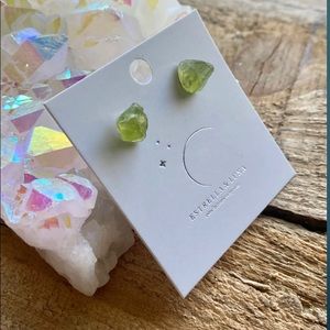 🆕 New Raw Peridot Crystal Stud Gemstone Earrings